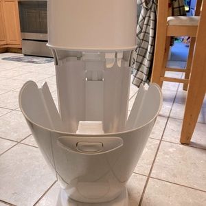 Diaper pail genie